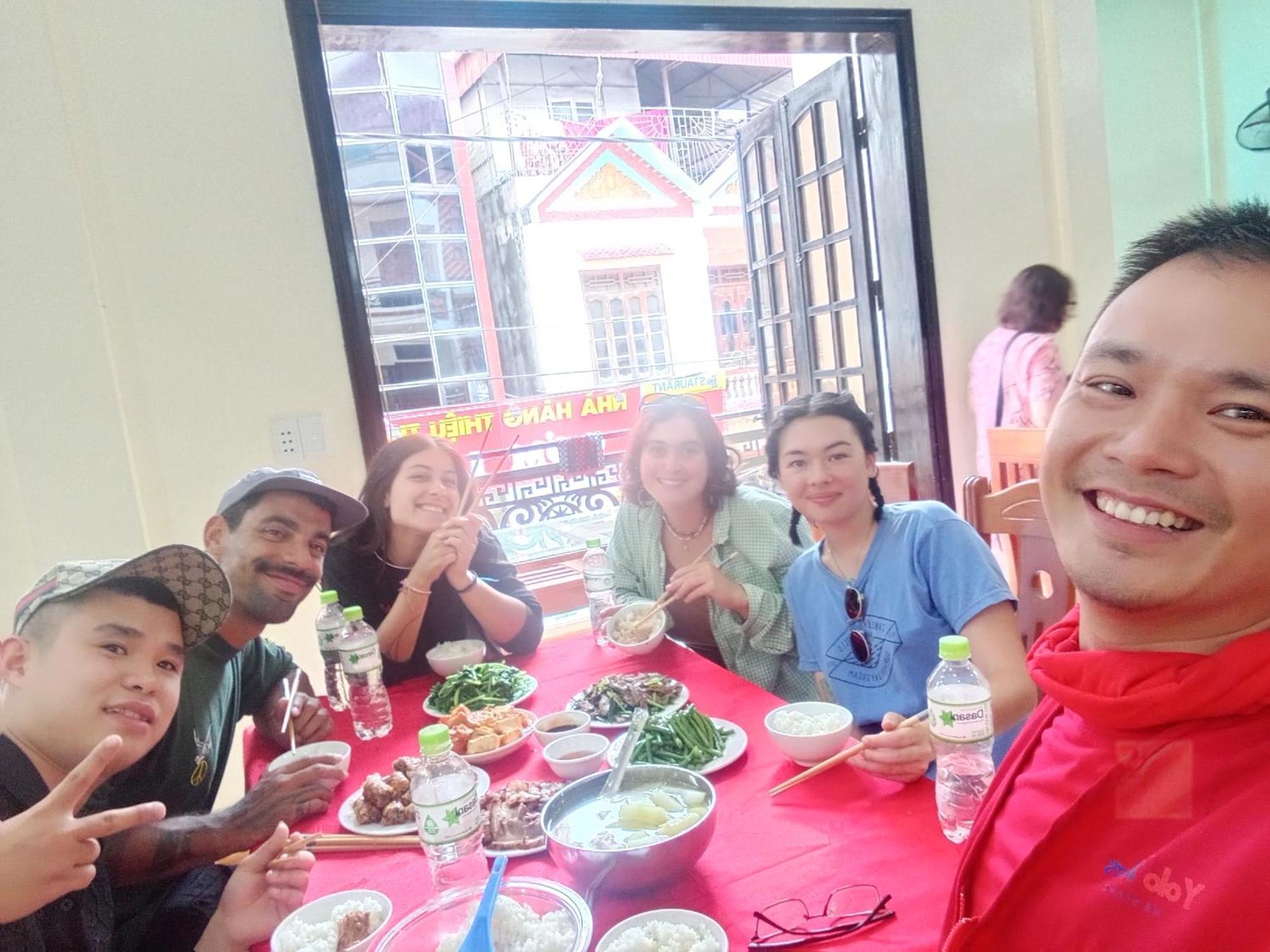 Ha Giang Yolo House And Loop Tours Hotel Exterior foto